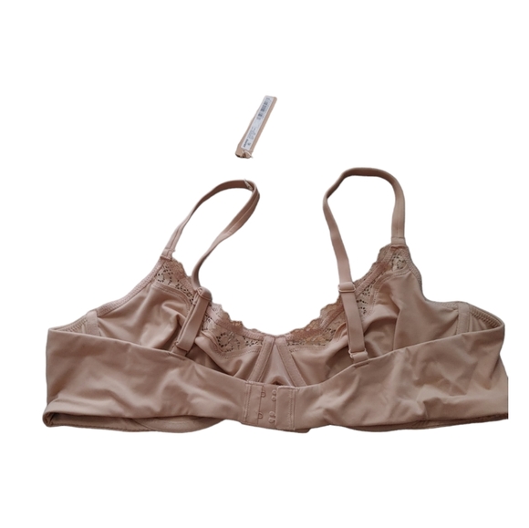 SKIMS Fits Everybody Unlined Lace Scoop Bra - Picture 3 of 14